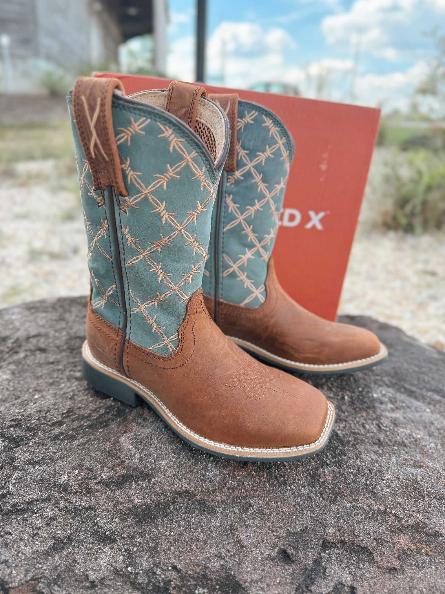 Youth Twisted X Top Hand Boot