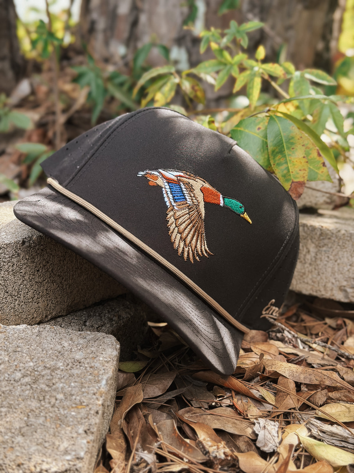 Embry Outdoors | Mallard Golf Hat - Black