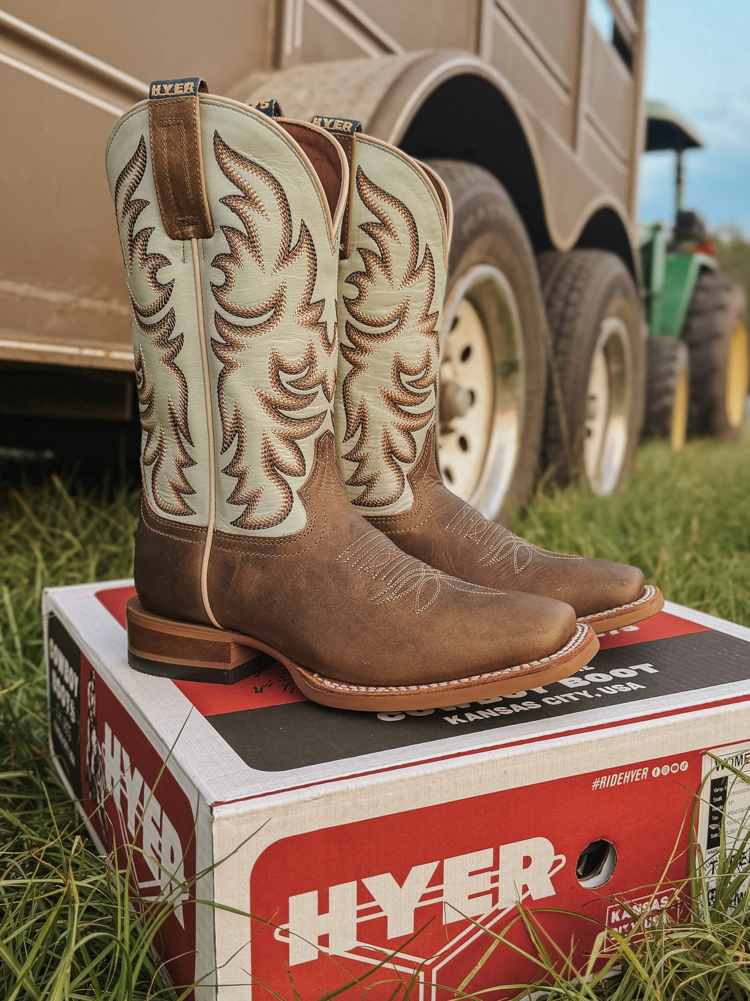 Hyer Women's Topeka Boots