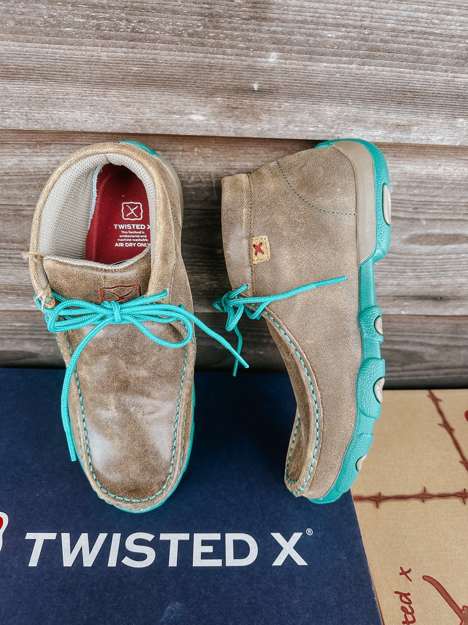 WOMEN'S TWISTED X TURQUOISE CHUKKA DRIVING MOC