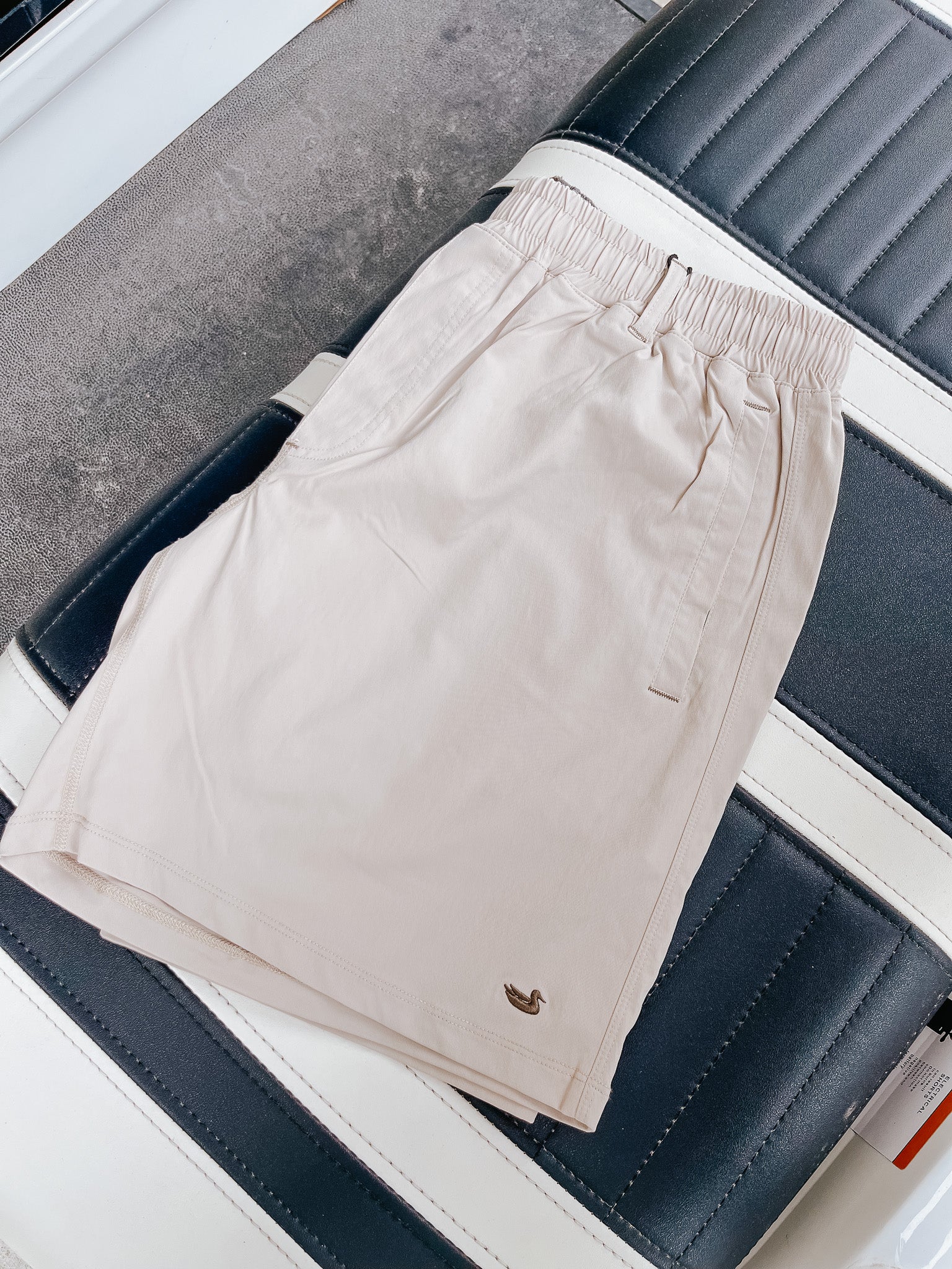 Pantalón corto de alto rendimiento con forro Billfish de Southern Marsh en color caqui