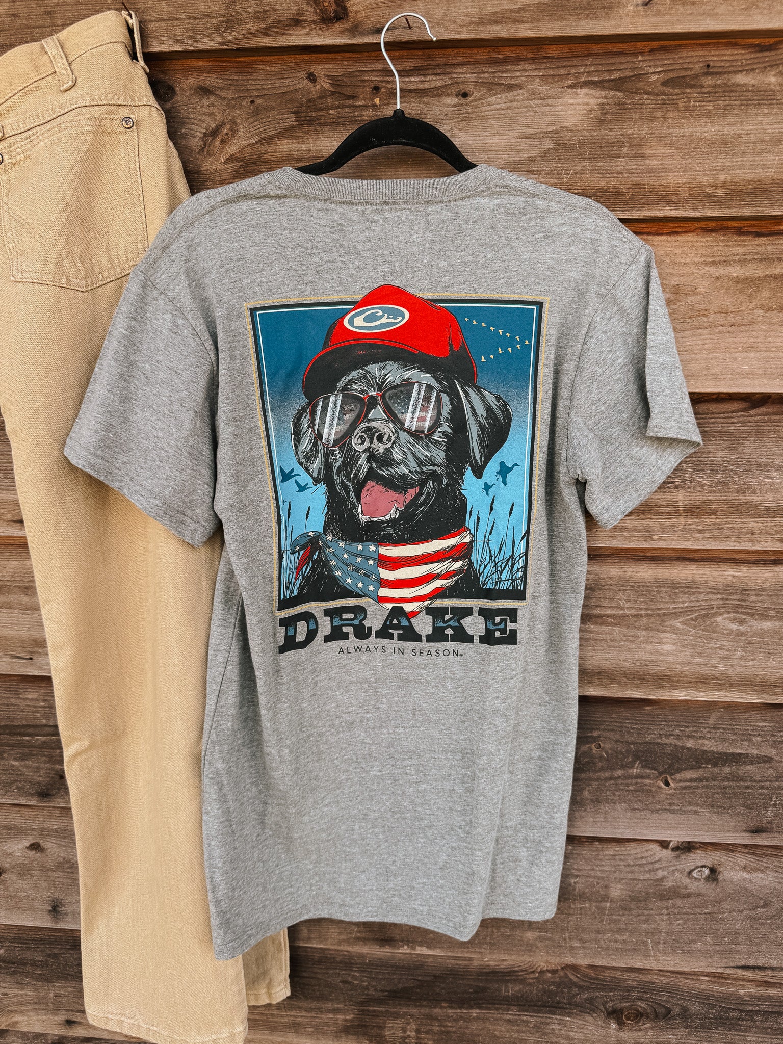Men's Drake Bandana Lab Flag T-Shirt in Graphite Heather