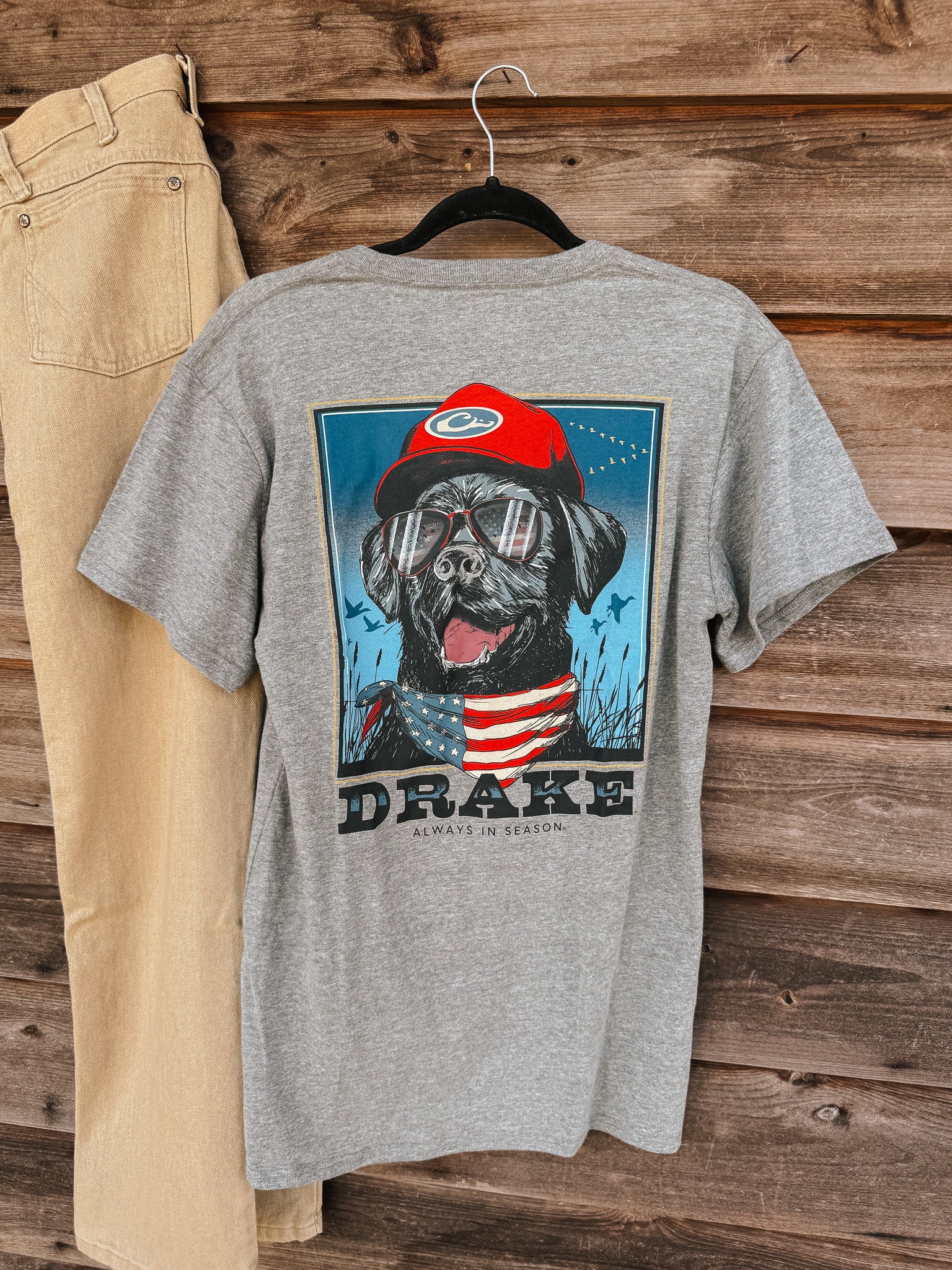 Men's Drake Bandana Lab Flag T-Shirt in Graphite Heather