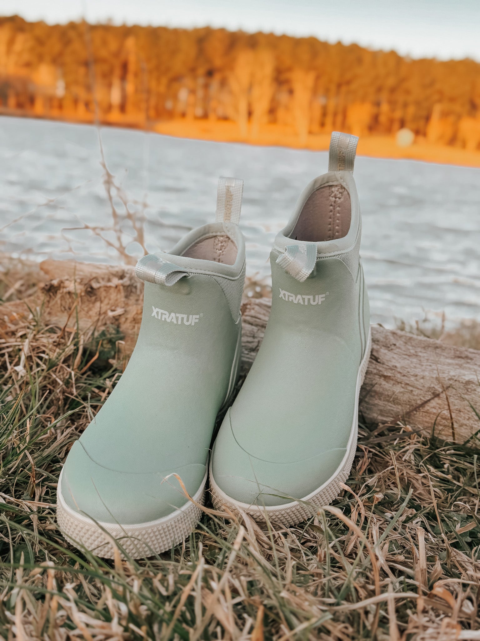XTRATUF Women's Wheelhouse Ankle Deck Boot in Iceberg
