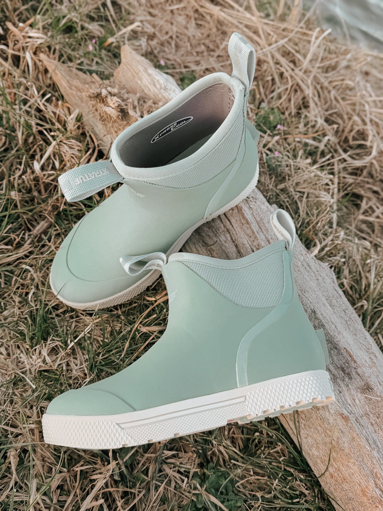 XTRATUF Women's Wheelhouse Ankle Deck Boot in Iceberg