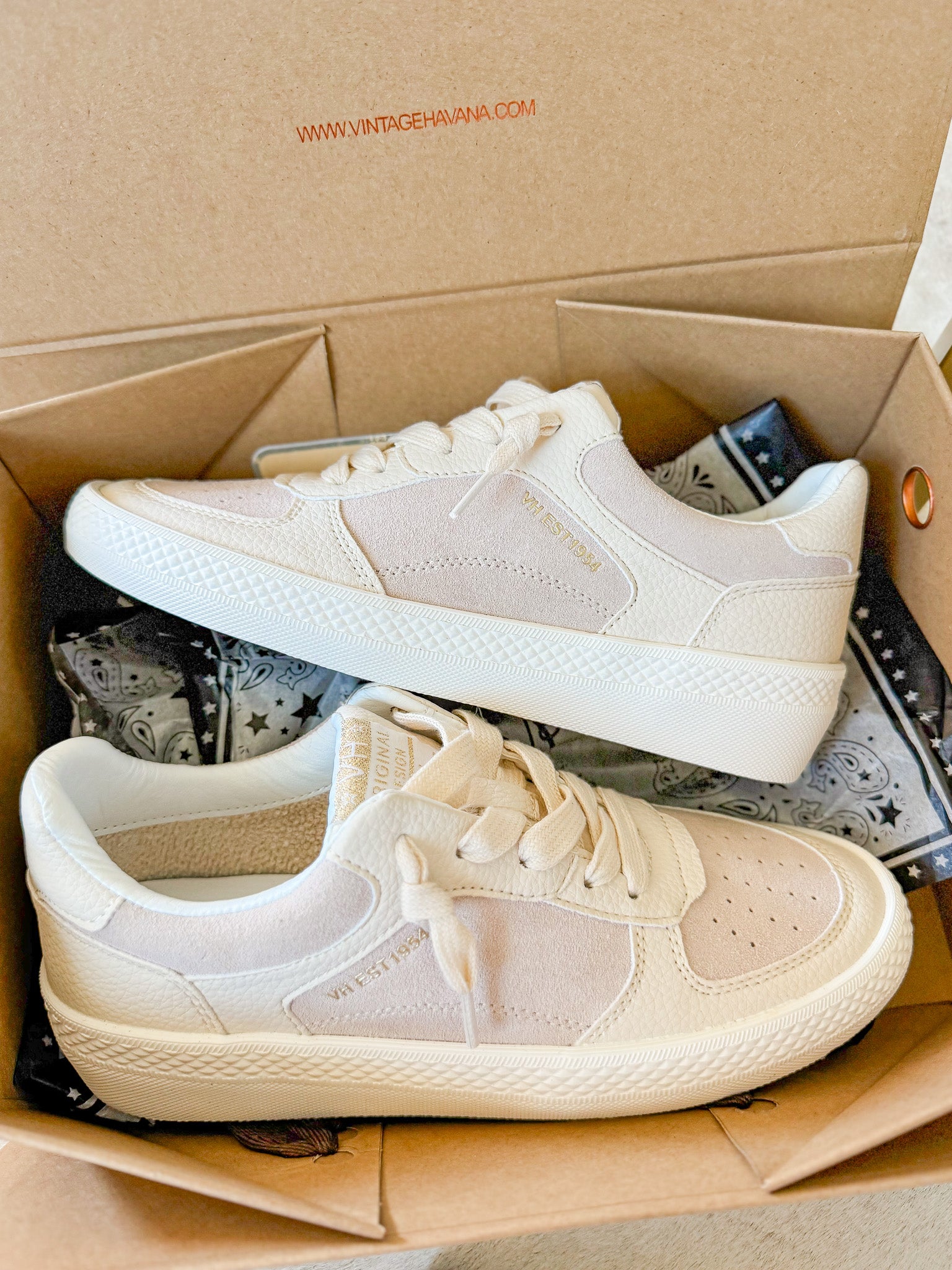 Vintage Havana Fast 10 White Laced Pink Suede Sneakers