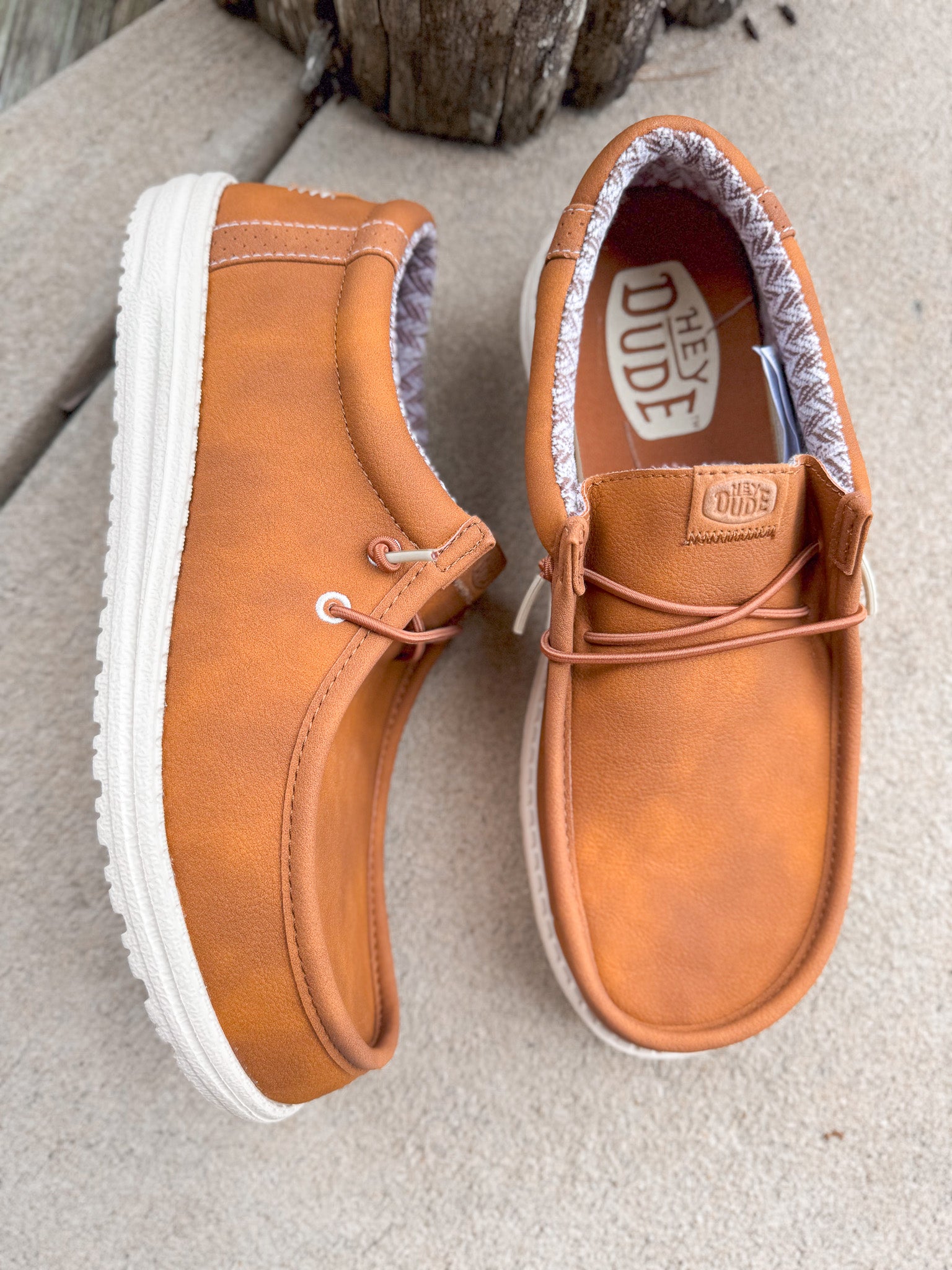 tobacco brown hey dudes Dude Wally Shoes Men Size 8 Slip On Casual Lightweight Stretch Built for lasting comfort Mens HEYDUDE Wally Craft Leather