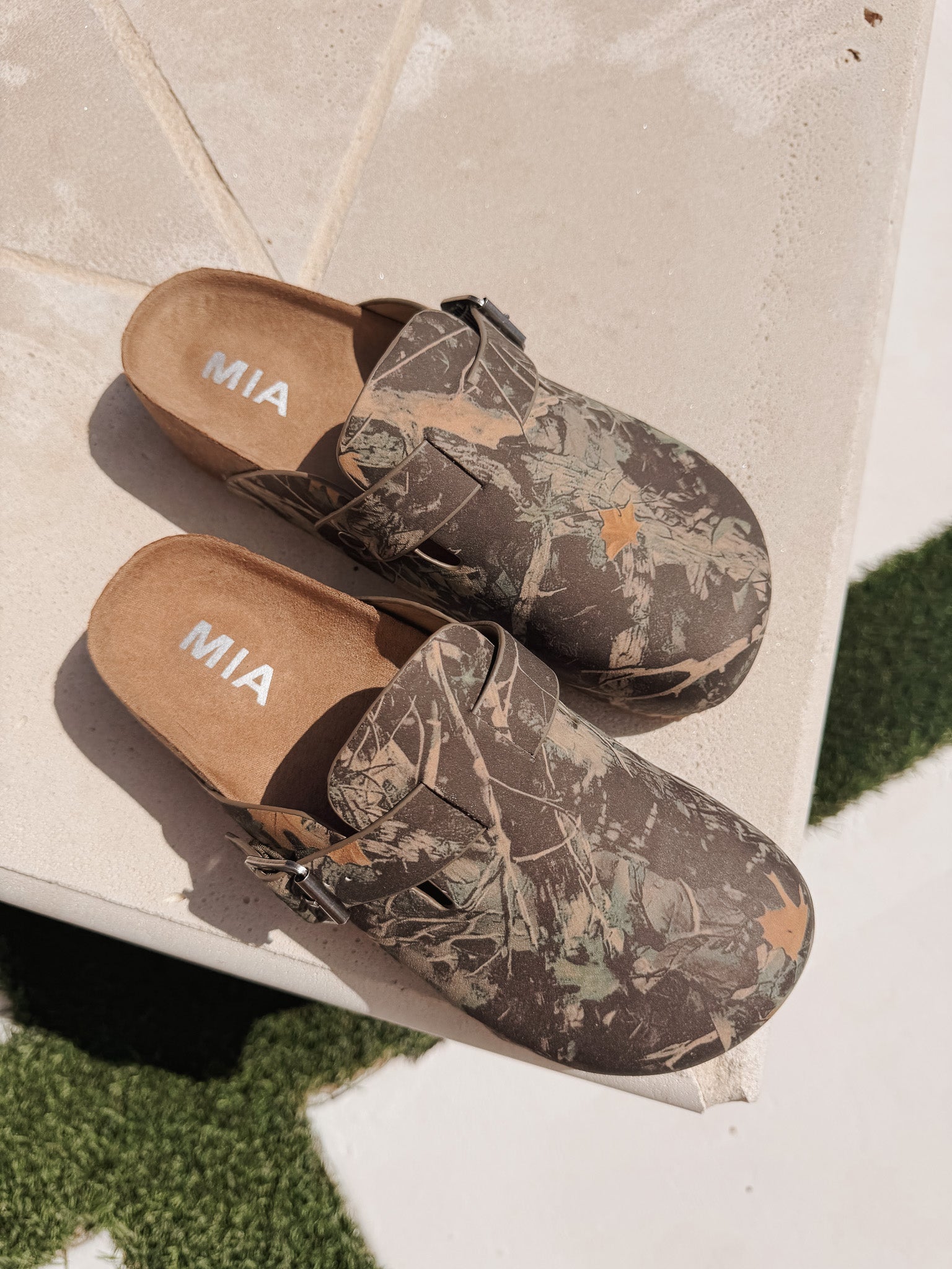 Wild Side Clogs
