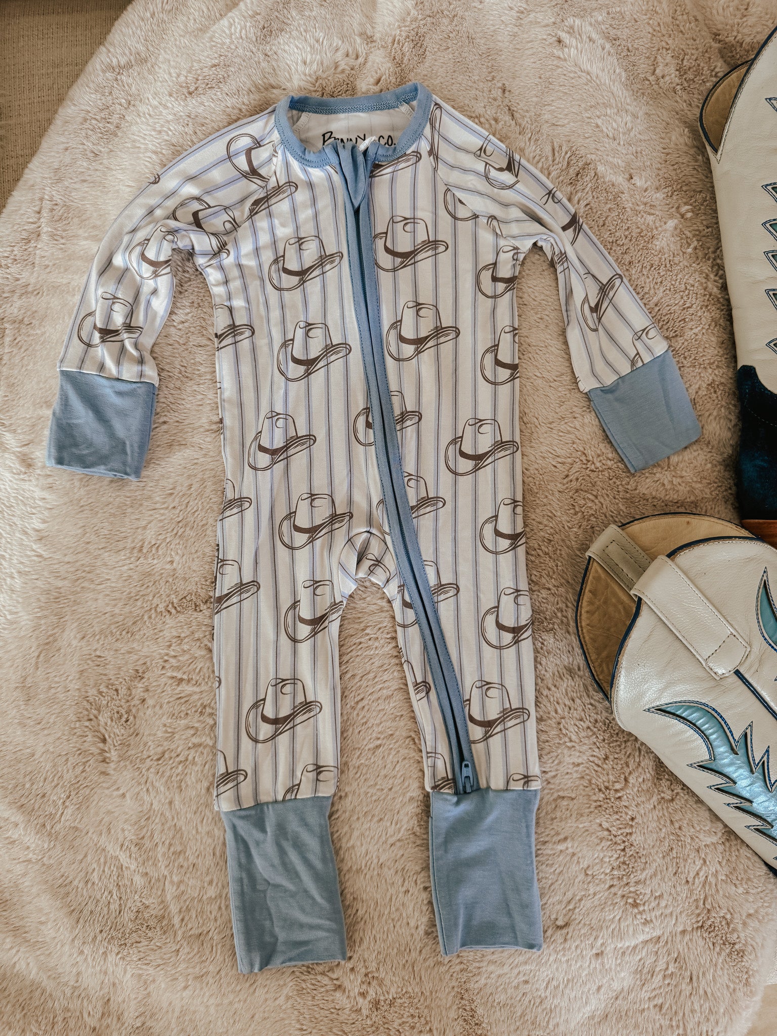 Western Blues Striped Bamboo Sleeper - Cowgirl Boot & Cowboy Hat