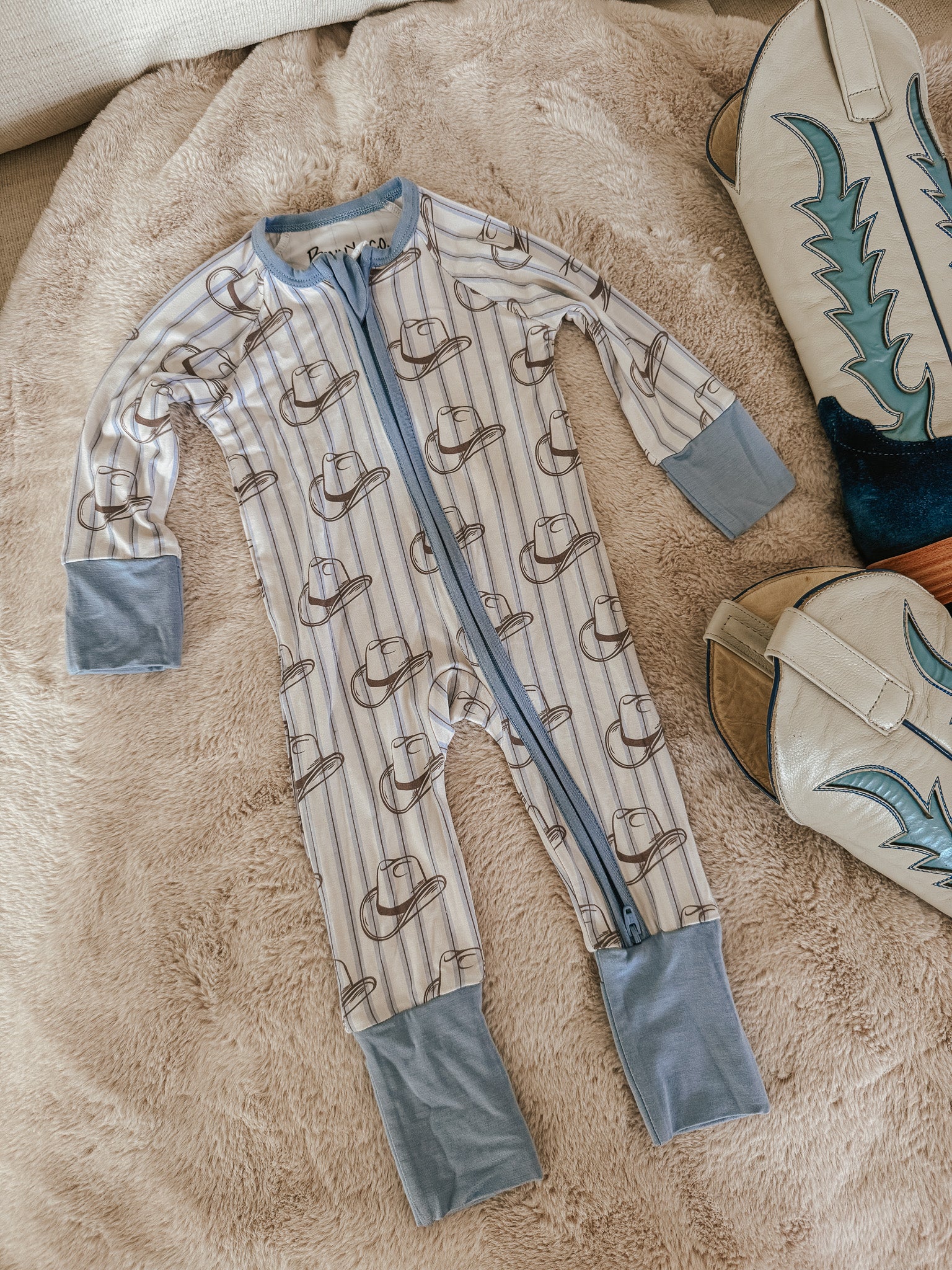 Western Blues Striped Bamboo Sleeper - Cowgirl Boot & Cowboy Hat