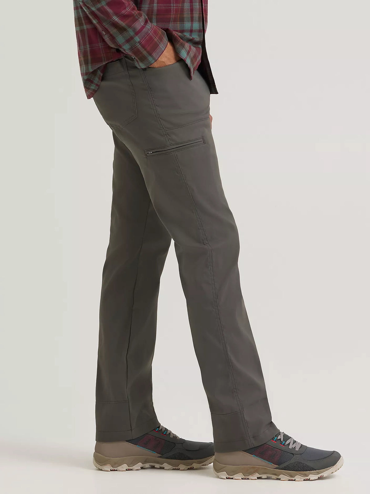 Wrangler | Men's ATG Cliffside Utility Pant - Dark Shadow