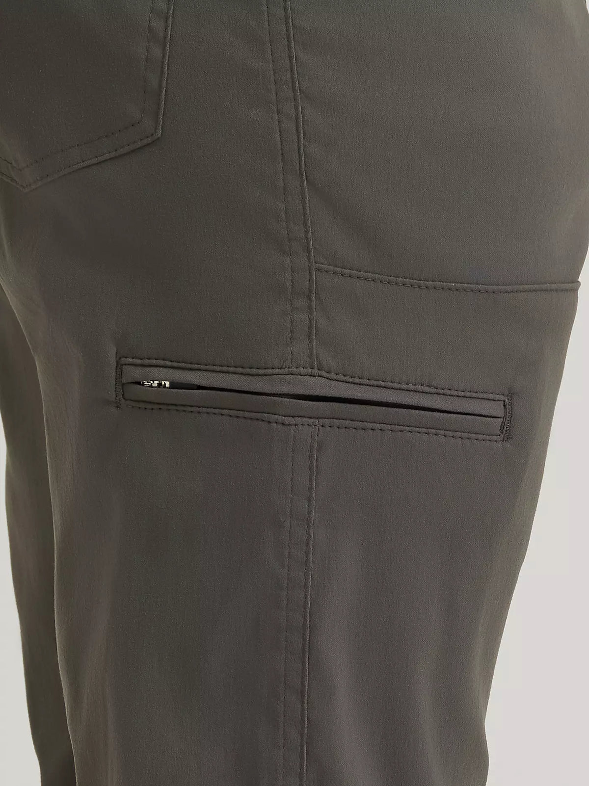 Wrangler | Men's ATG Cliffside Utility Pant - Dark Shadow