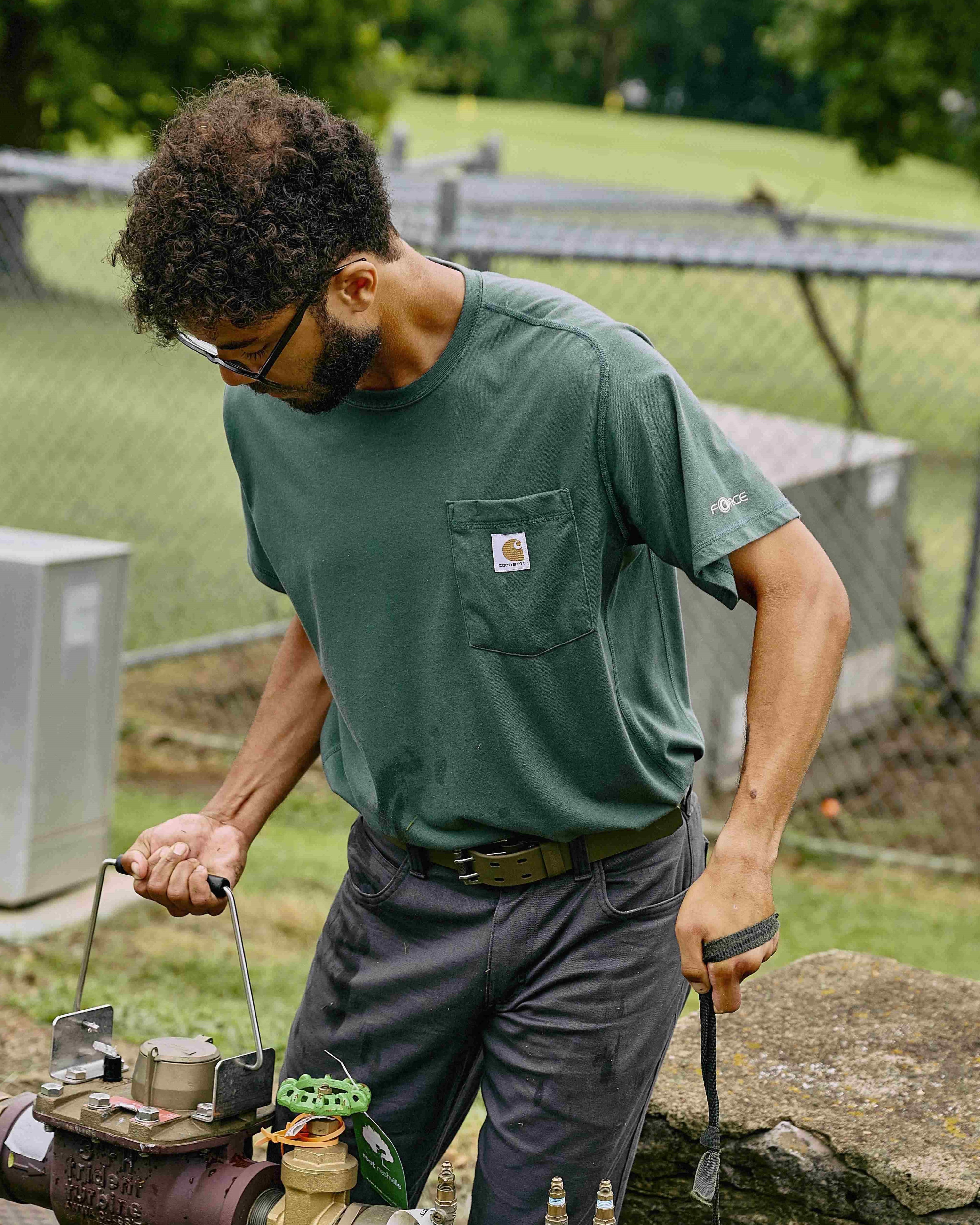 Men's Carhartt Force Relaxed Fit Midweight Short Sleeve Pocket T-Shirt - Forestry Heather Green