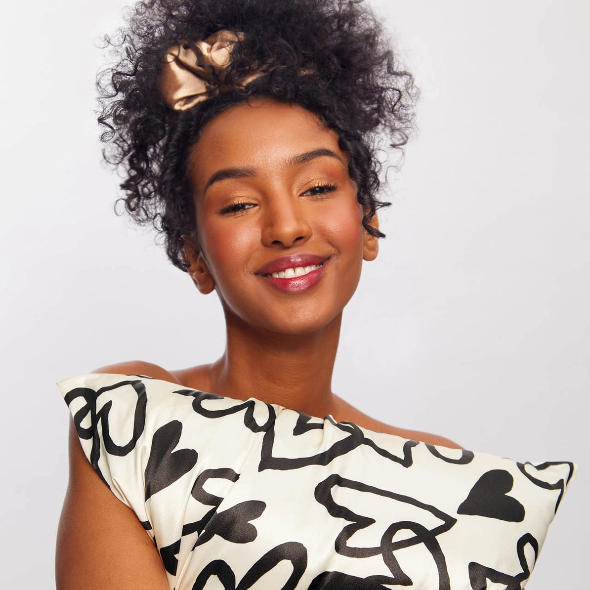 Kitsch Standard Satin Pillowcase - Heart