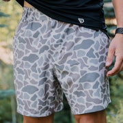 Men's Burlebo 7" Everyday Short - Classic Deer Camo - Grey Pocket