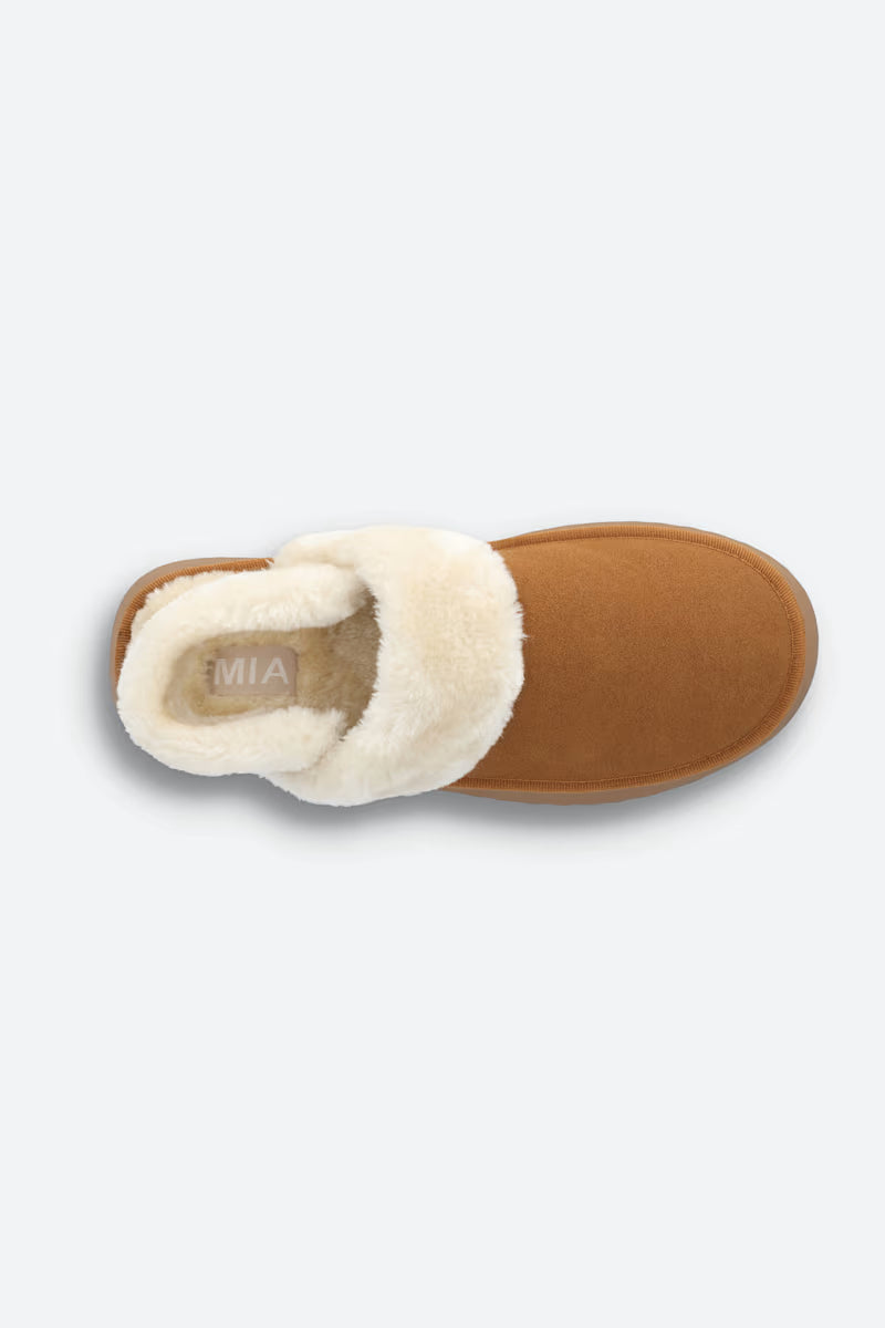 Chasing Chill Slippers