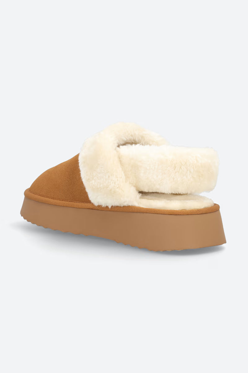 Chasing Chill Slippers