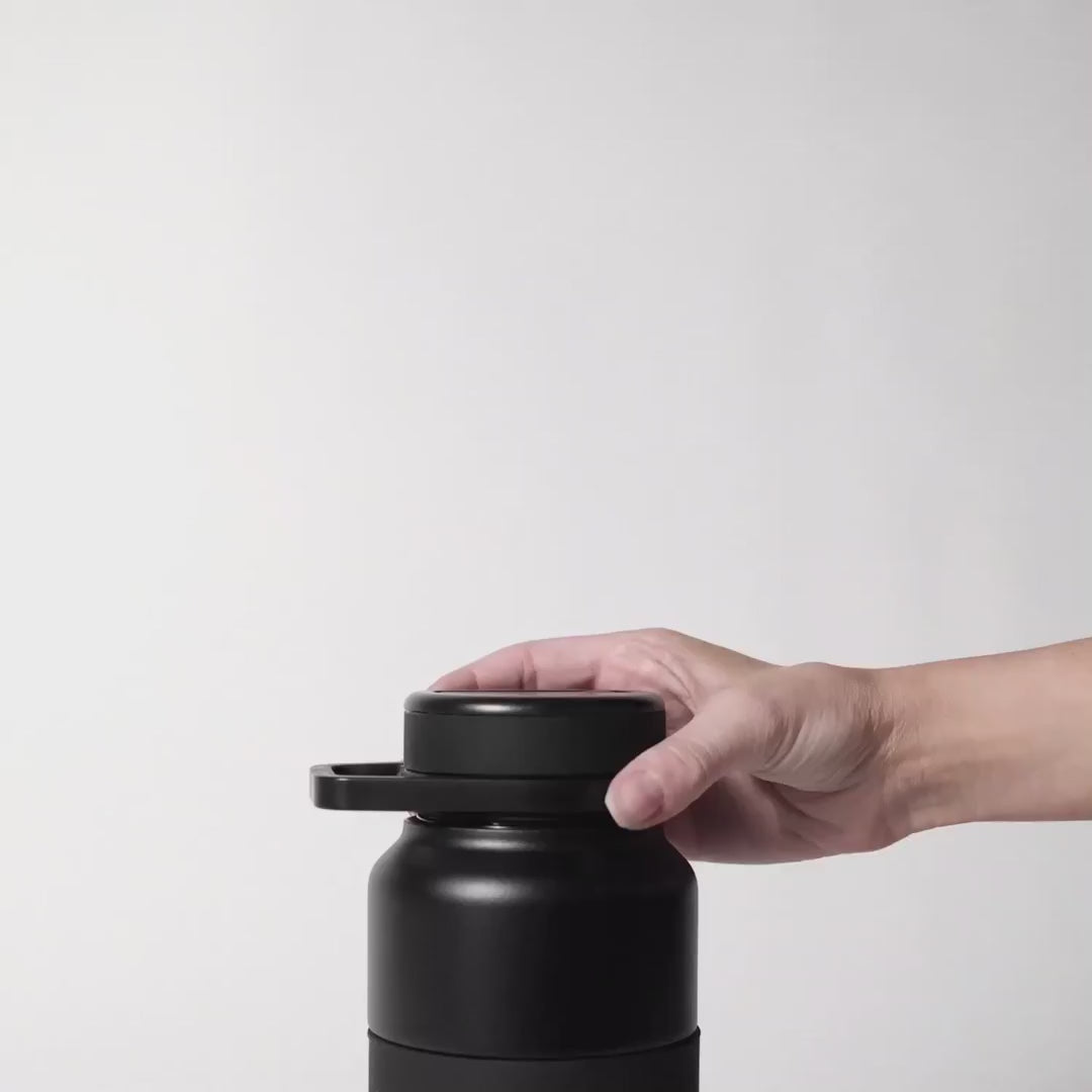 Load video: Brumate Rotera 35oz - Dune