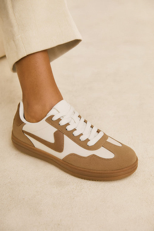 Everyday Court Sneaker