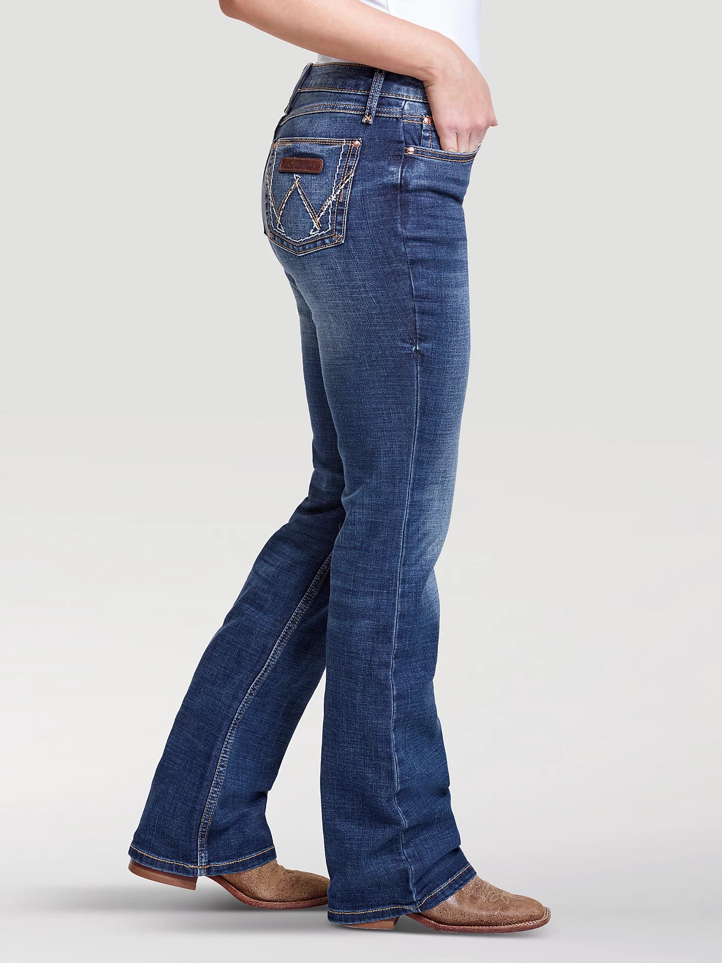 WOMEN'S WRANGLER RETRO® MAE JEAN IN MS WASH