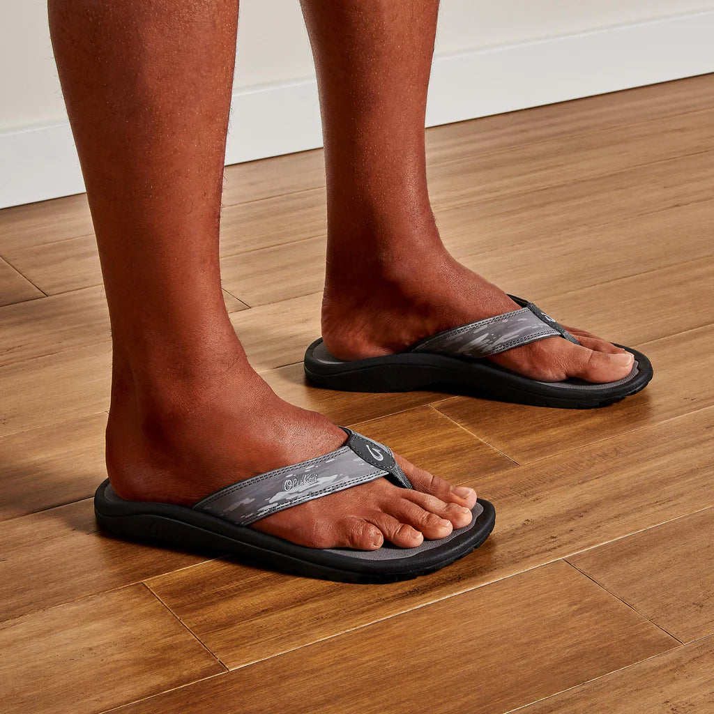 Sandalia Olukai Ohana Pai Pavement/ Wai Camo para hombre