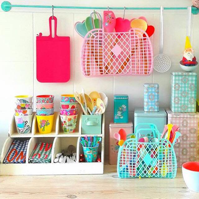 Retro Small Basket in Mint