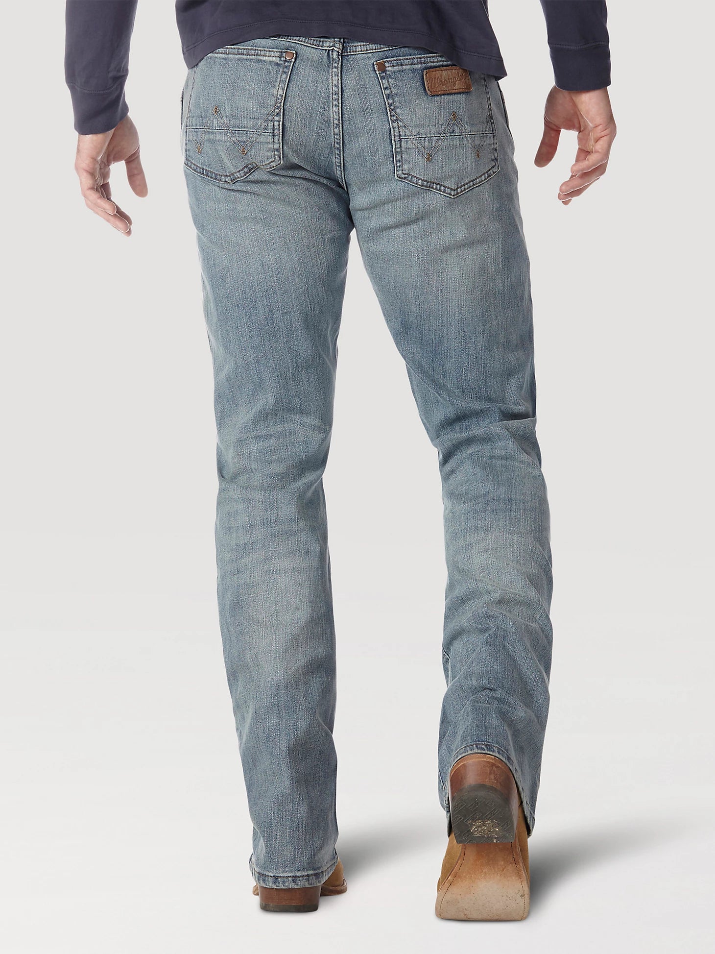 Wrangler Retro Slim Fit Boot Cut Jean voor heren, Layton, 34W / 34L Wrangler Retro Slim Fit Boot Cut Jean voor heren, Layton, 34W / 34L