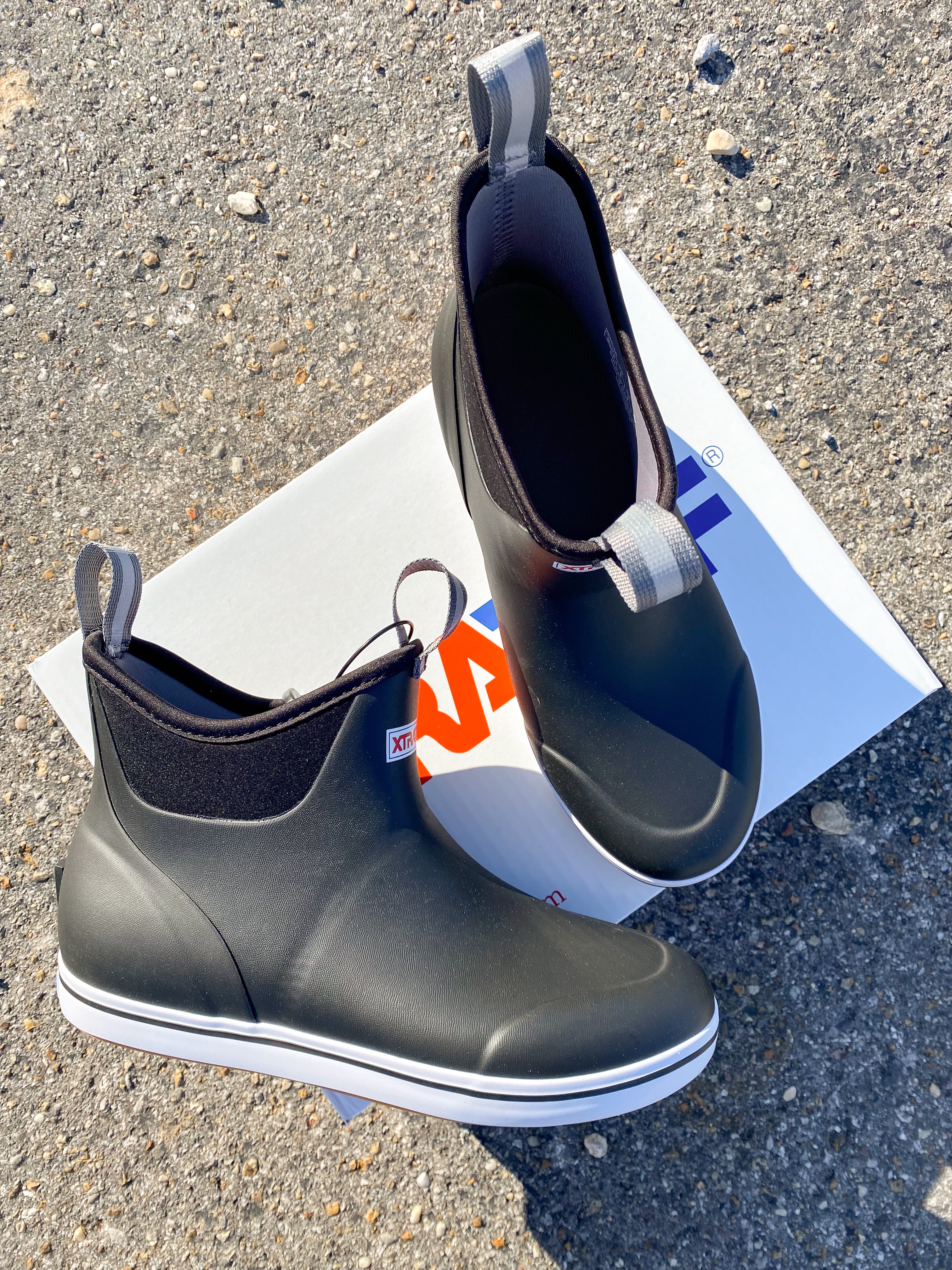 Bota náutica al tobillo XTRATUF para hombre en negro