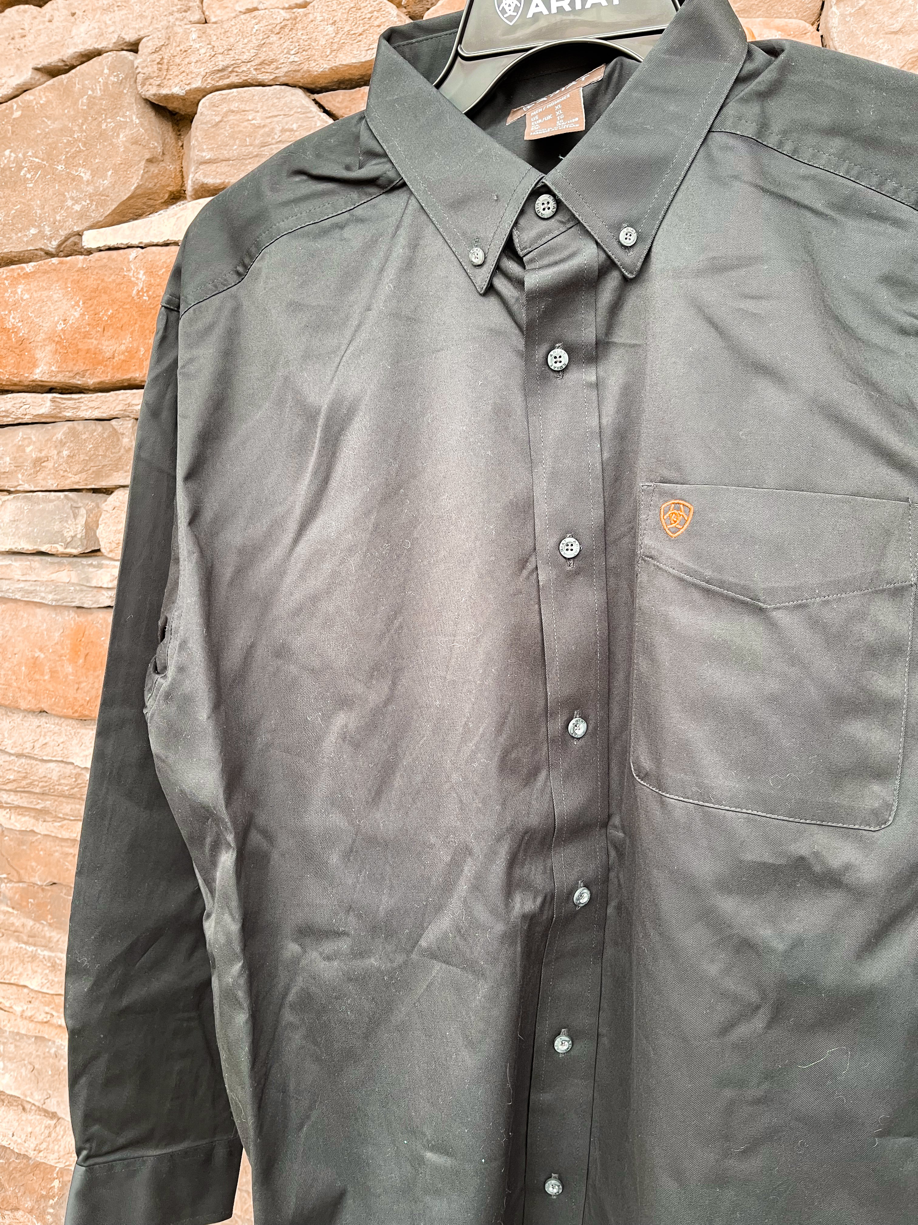Ariat Solid Twill Classic Fit Shirt in Black