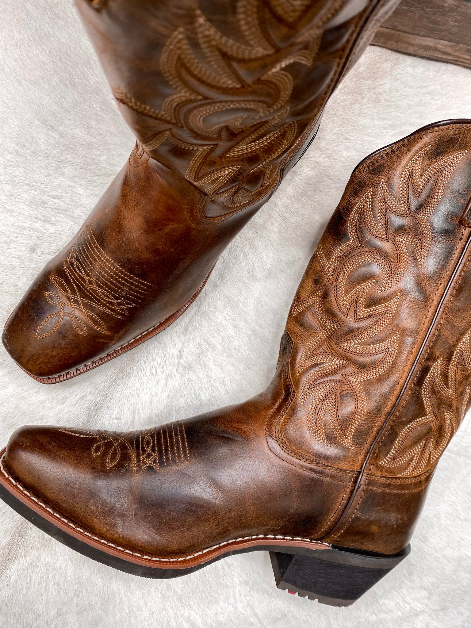 LAREDO BREAKOUT LEATHER BOOT