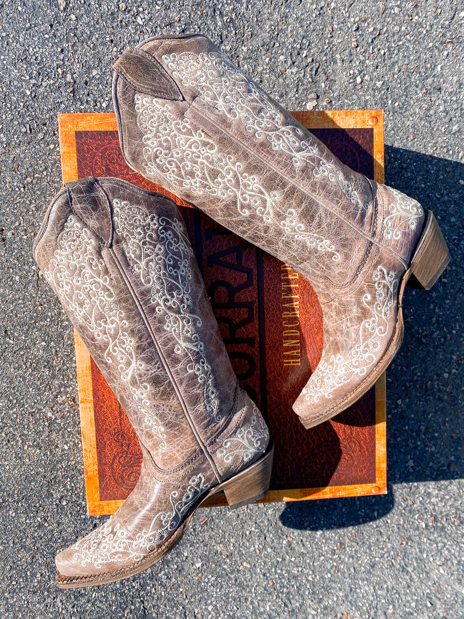 CORRAL BROWN CRATER BONE EMBROIDERY BOOT