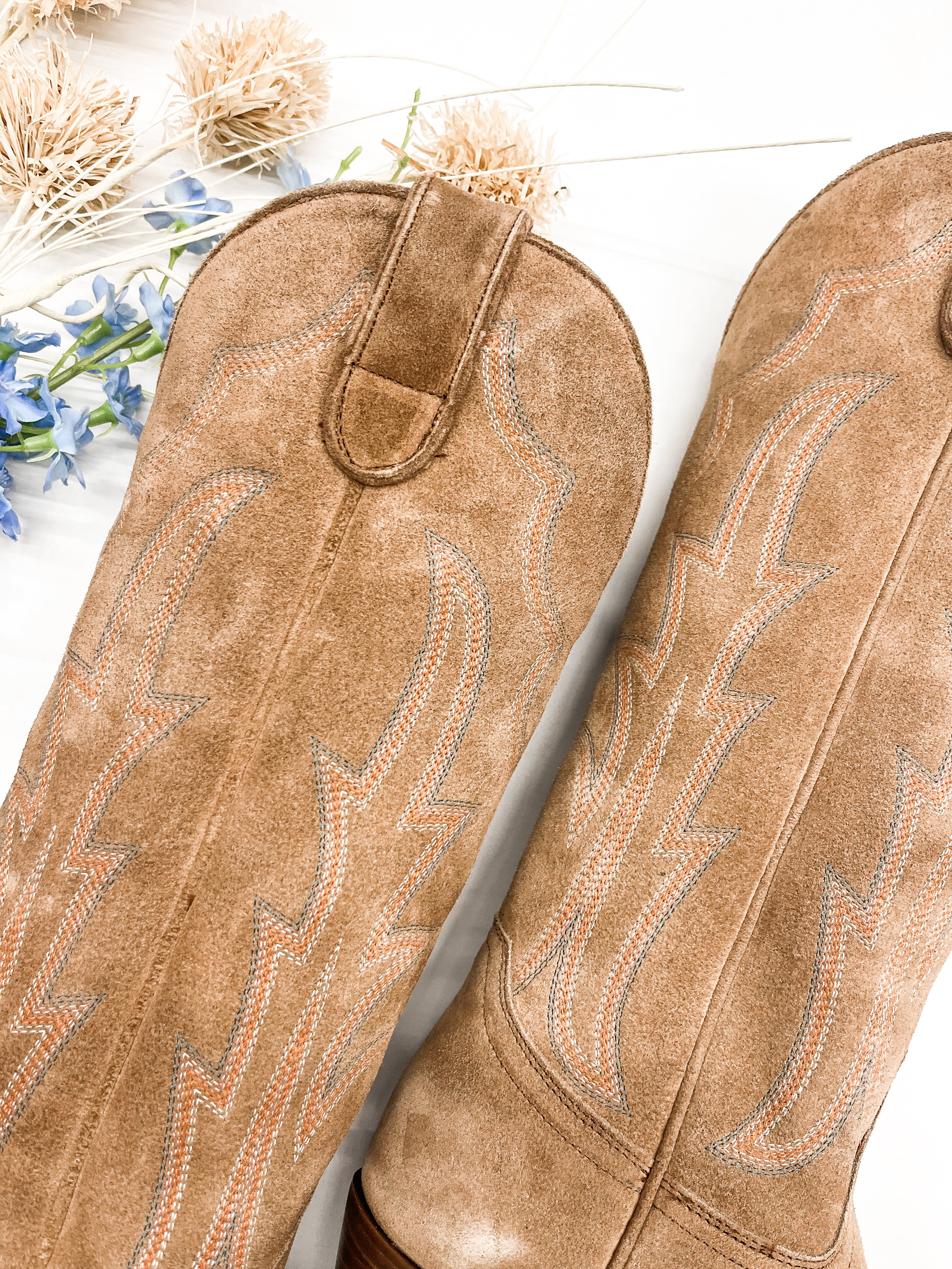 MANO SUPERIOR MACIE BEAN PARA MUJER | CUIDA TUS PROPIAS BOTAS DE GALLETAS