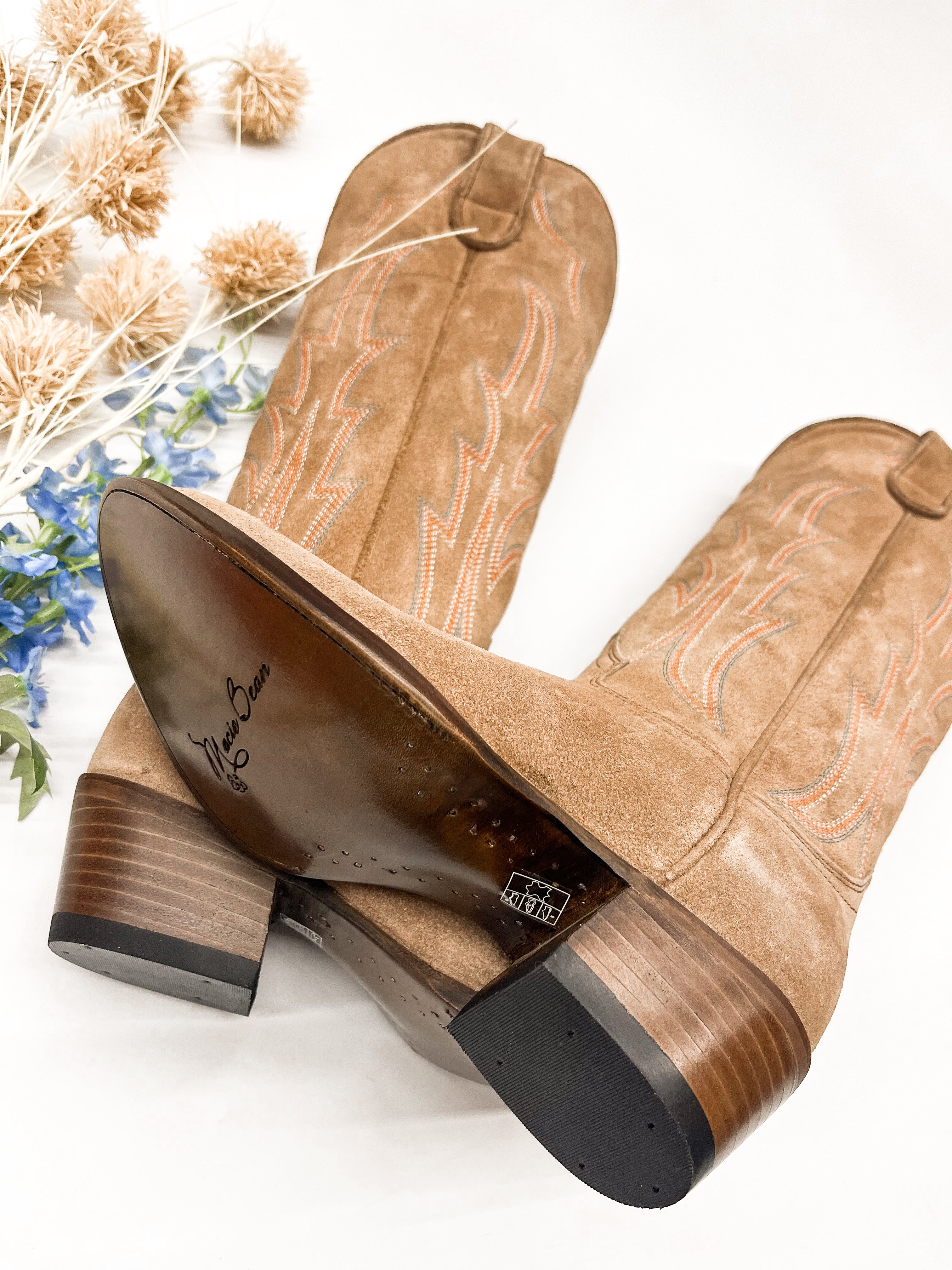 MANO SUPERIOR MACIE BEAN PARA MUJER | CUIDA TUS PROPIAS BOTAS DE GALLETAS