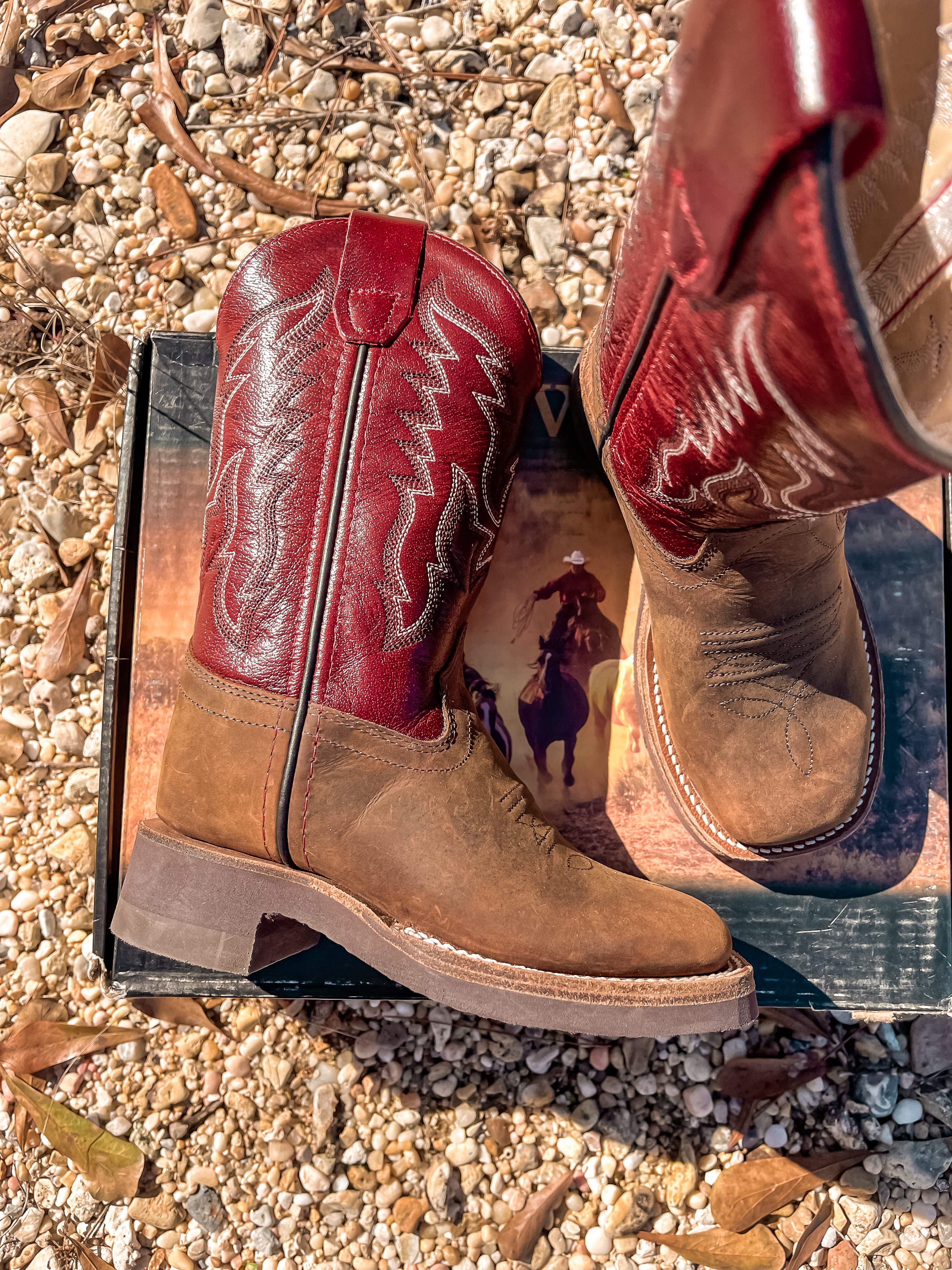 ウエストでポテティーでレッドでイーストな1.8*3 34度 Youth Old West Red Top Square Toe Western Boots – Boot Country