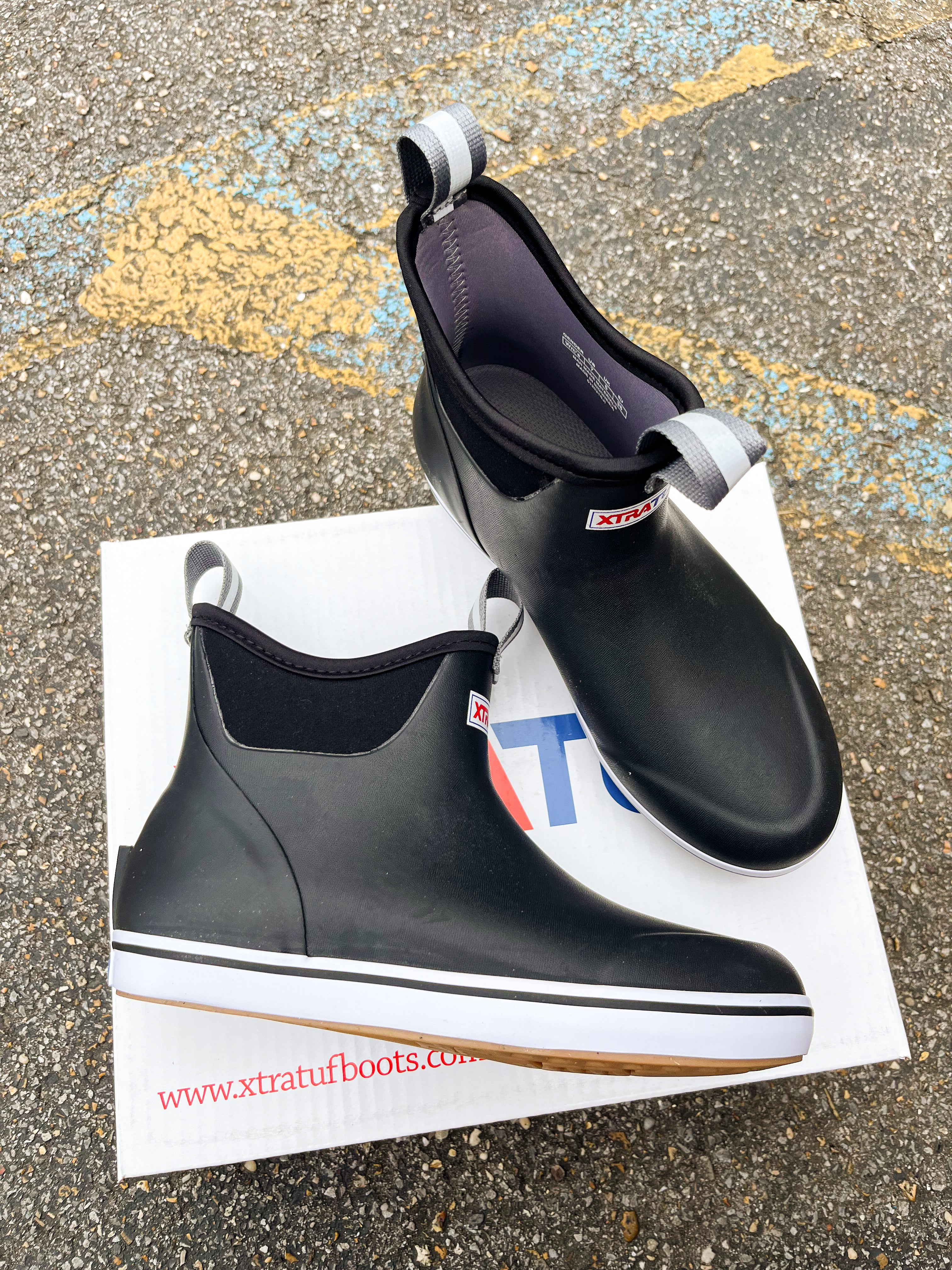 Bota cubierta al tobillo para mujer XTRATUF en negro