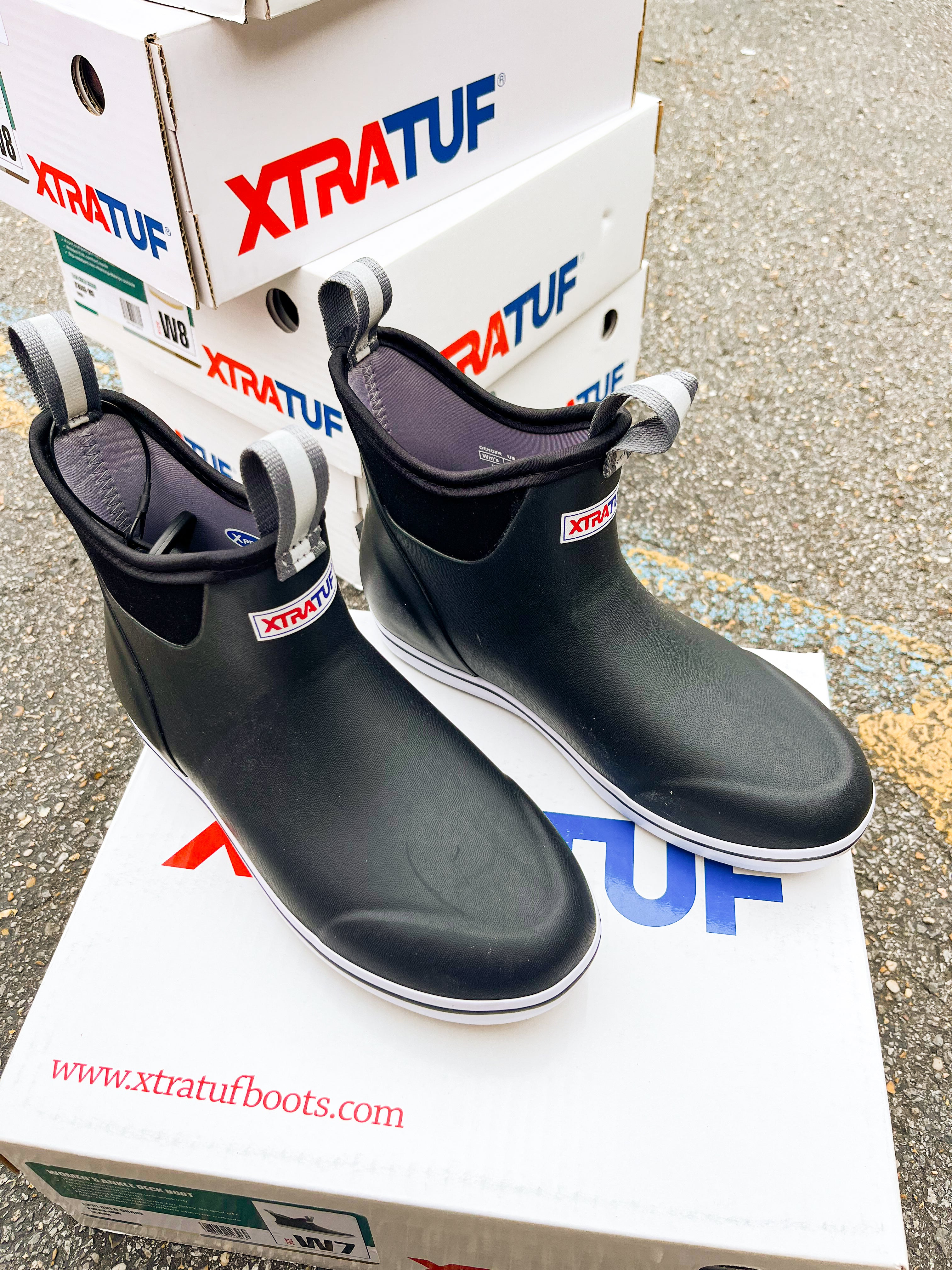 Bota cubierta al tobillo para mujer XTRATUF en negro