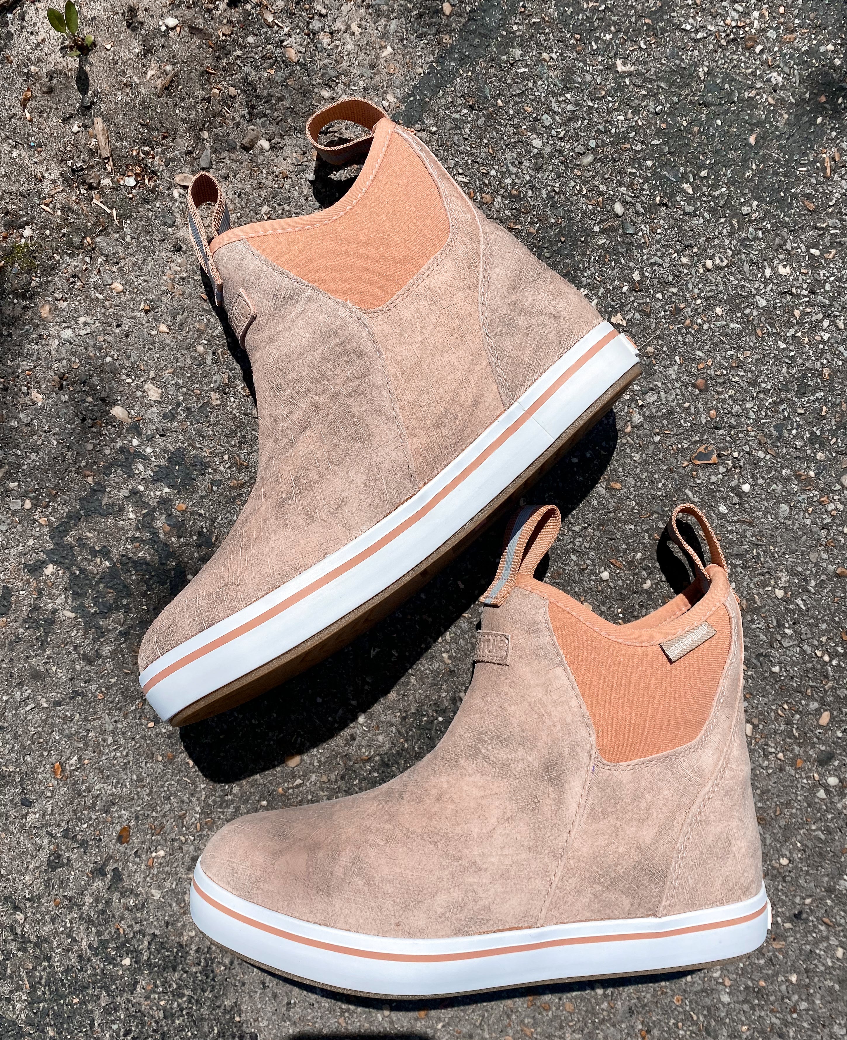 XTRATUF Women's Leather Deck Ankle Boots in Pink