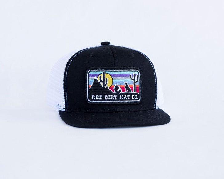 Gorra de coyote con sombrero de tierra rojo juvenil